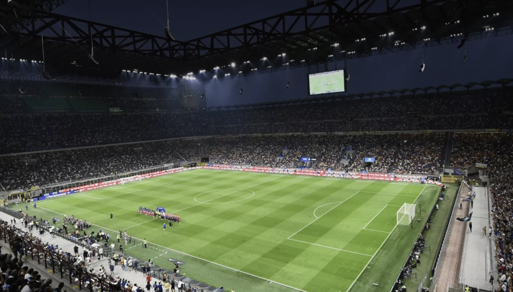 Stadion San Siro tudi v lasti Interja in Milana