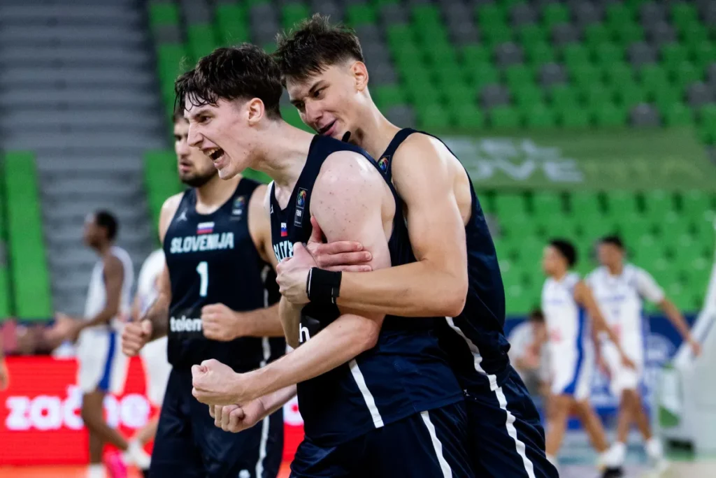 Mladi slovenski košarkarji za evropski naslov