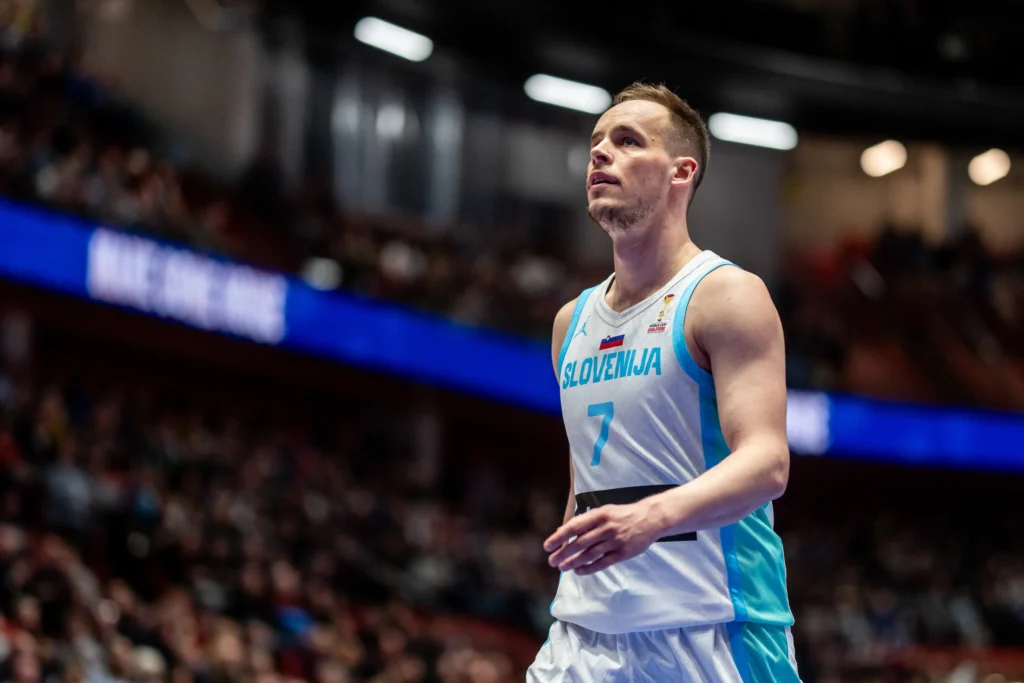 Slovenski košarkarji z zmago nad Latvijo ob vrnitvi v Tivoli