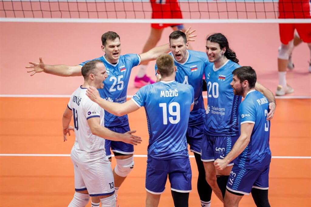 Slovenski odbojkarji premagali Češko in si zagotovili najmanj drugo mesto na EP